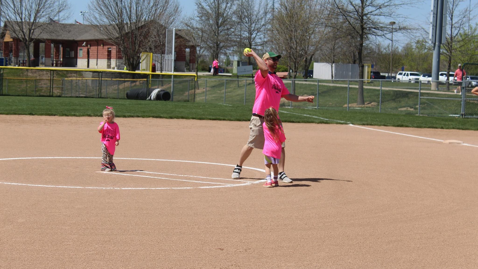 GREYHOUND SOFTBALL PINK OUT GAME